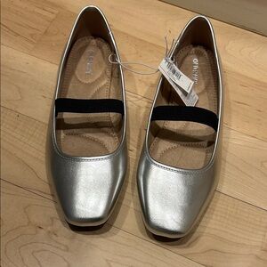 Old Navy Silver Women's Flats with Black Strap